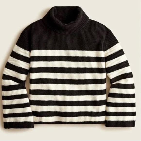 J. Crew Wool and Cashmere Relaxed Turtleneck Size XS. Good used condition. - Picture 1 of 5